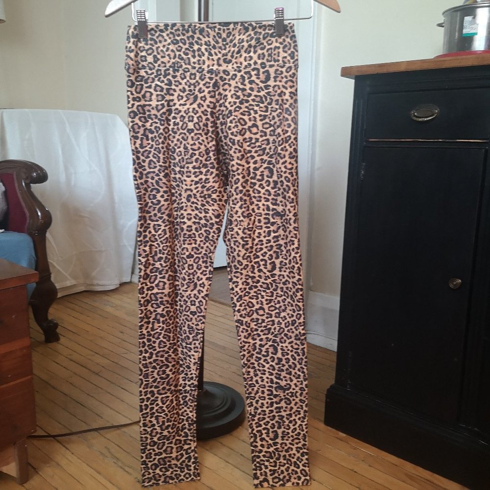 2/$40 Liquido leopard print stretchy leggings